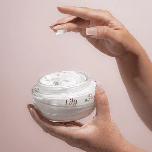O Boticário Lily Crema Satinada Hidratante Corporal, 250g