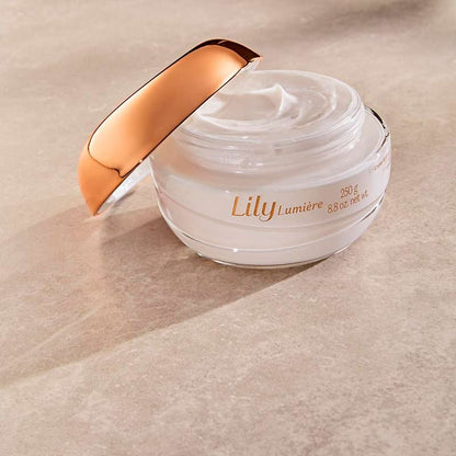 O Boticário Lily Lumiere Body Moisturizing  Satin Crème, 250g